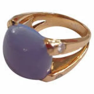 18kt Yellow Gold Cushion Ring with Cabochon Chalcedony and Diamonds