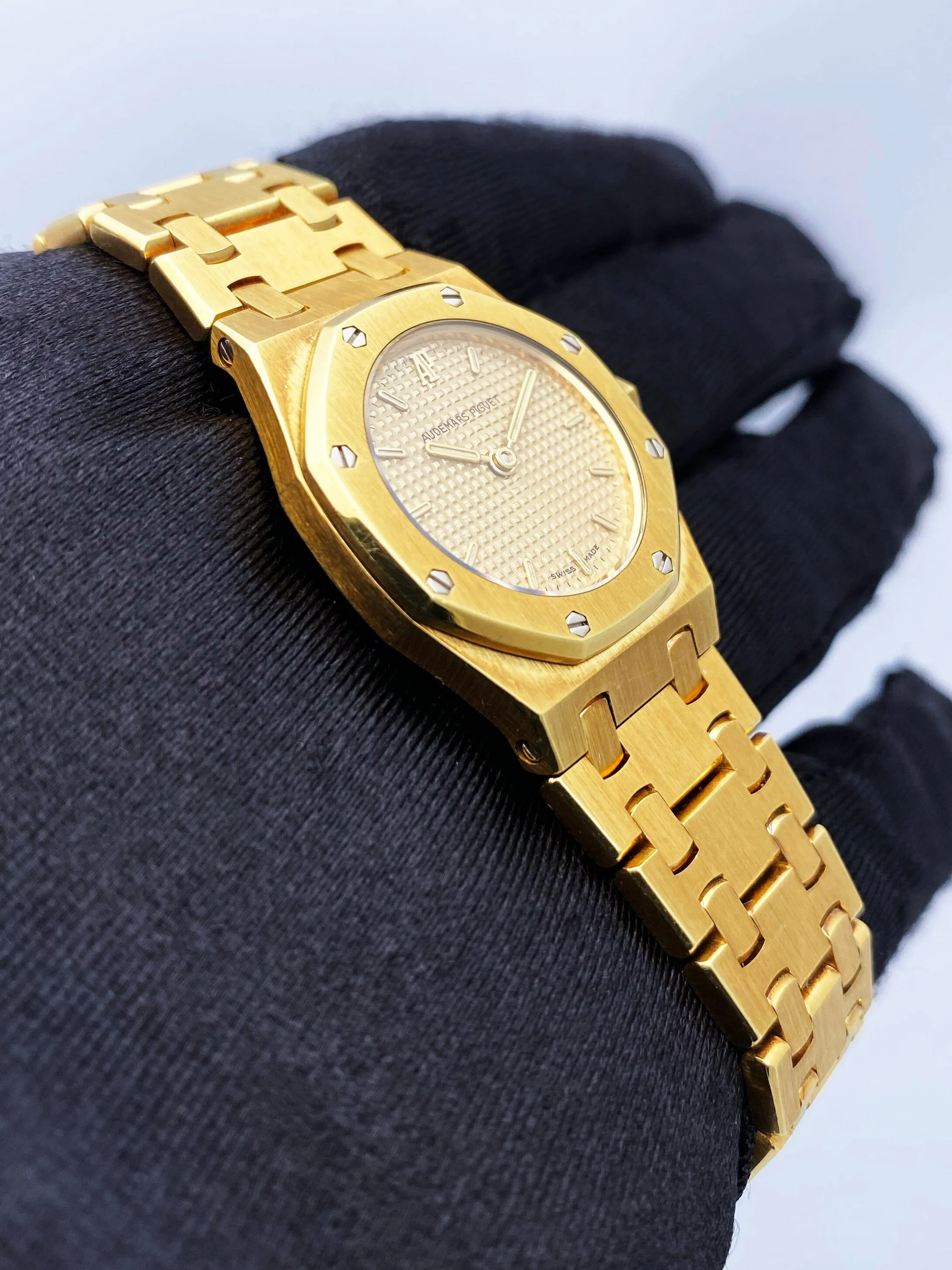 Audemars Piguet Royal Oak Champagne Dial 18K Yellow Gold Ladies Watch