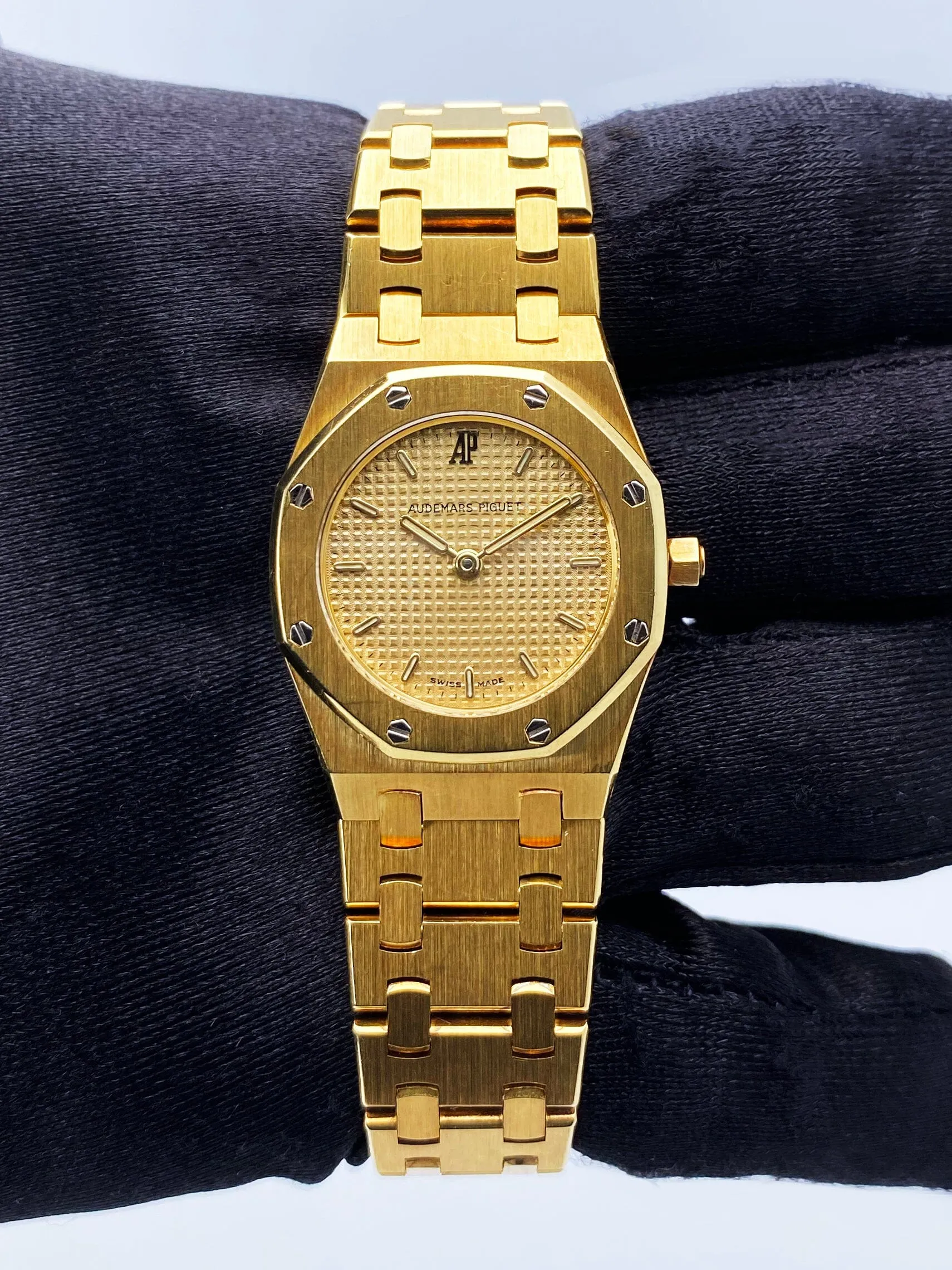 Audemars Piguet Royal Oak Champagne Dial 18K Yellow Gold Ladies Watch