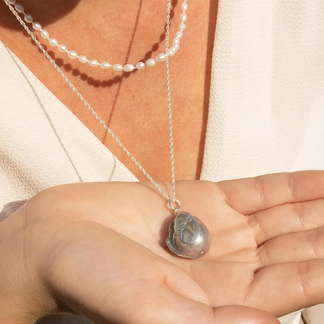 Baroque Pearl Necklace Grey Pearl in Silver