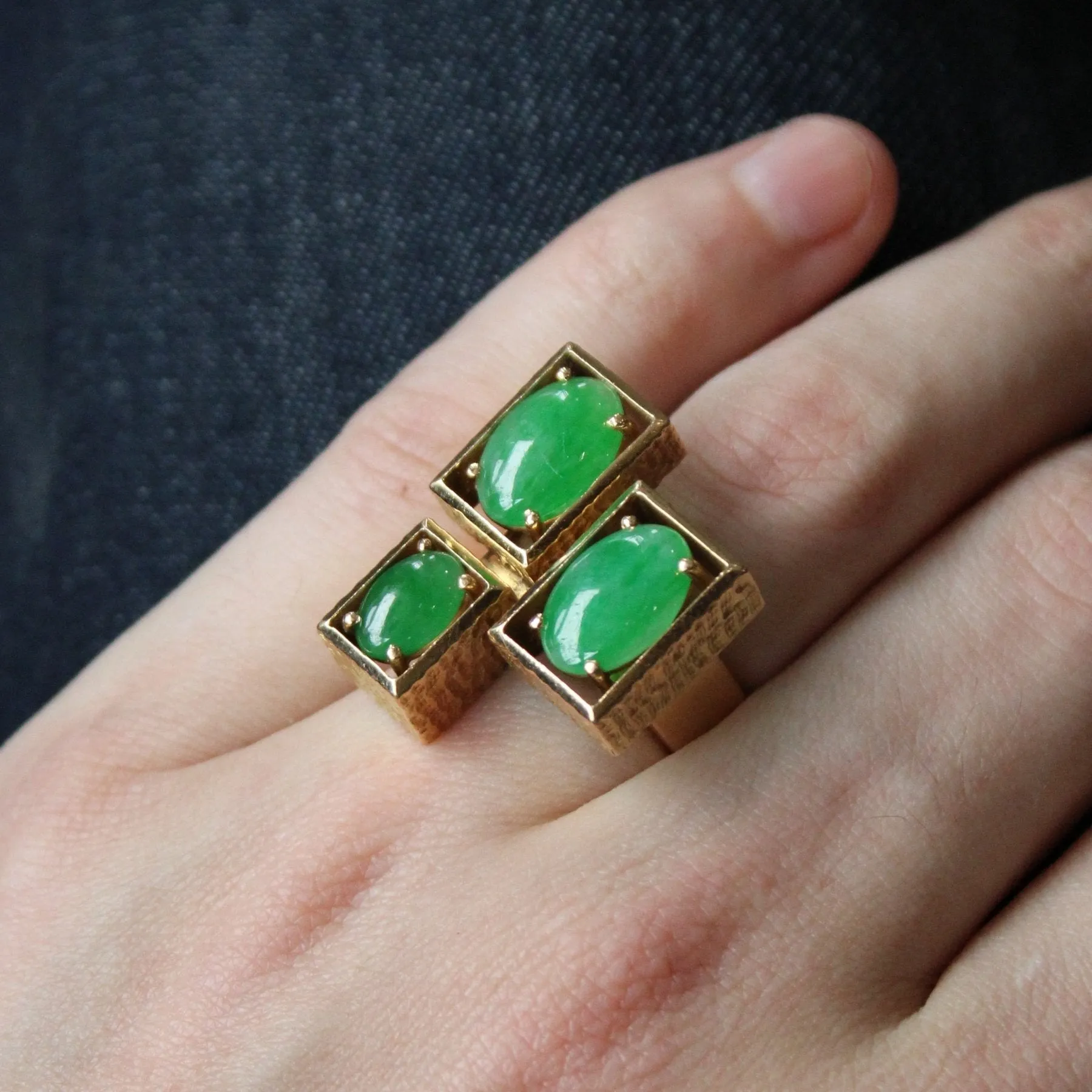 'Cavelti' Jadeite Cabochon Cocktail Ring | 6.55ctw | SZ 7.25 |