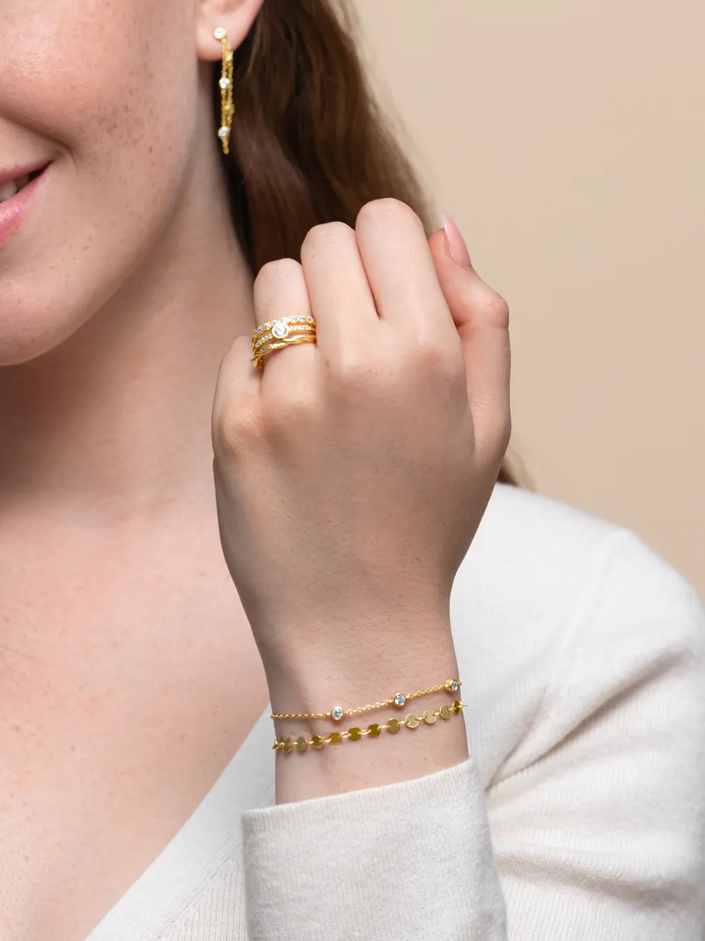 Dainty Gold Disc Bracelet