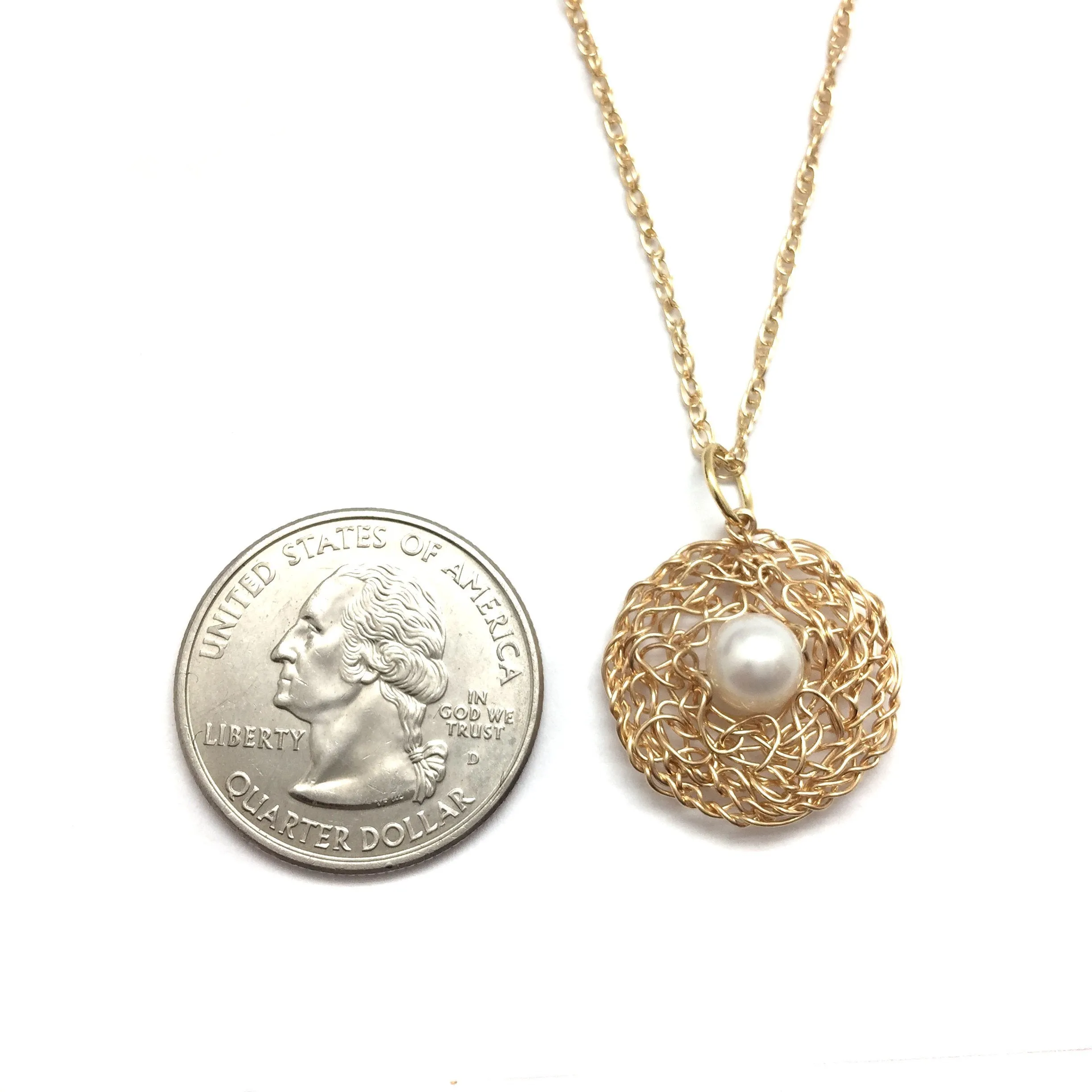 Gold Woven Circle Pearl Pendant