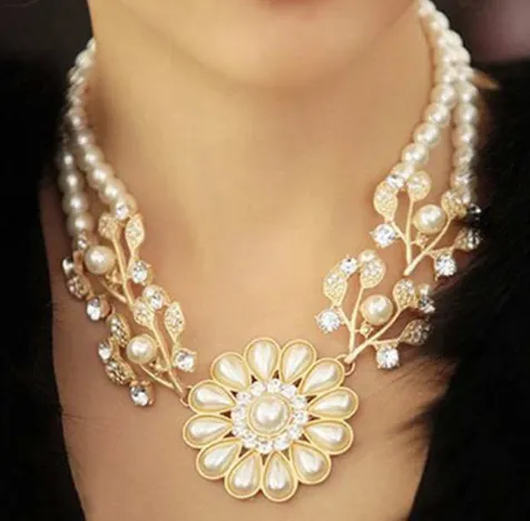 Pearl Statement Flower Necklace