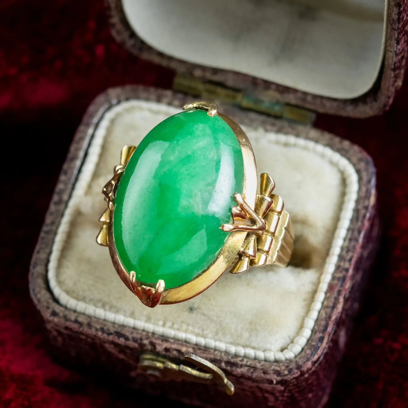 Vintage Jade Cocktail Ring 10ct Stone