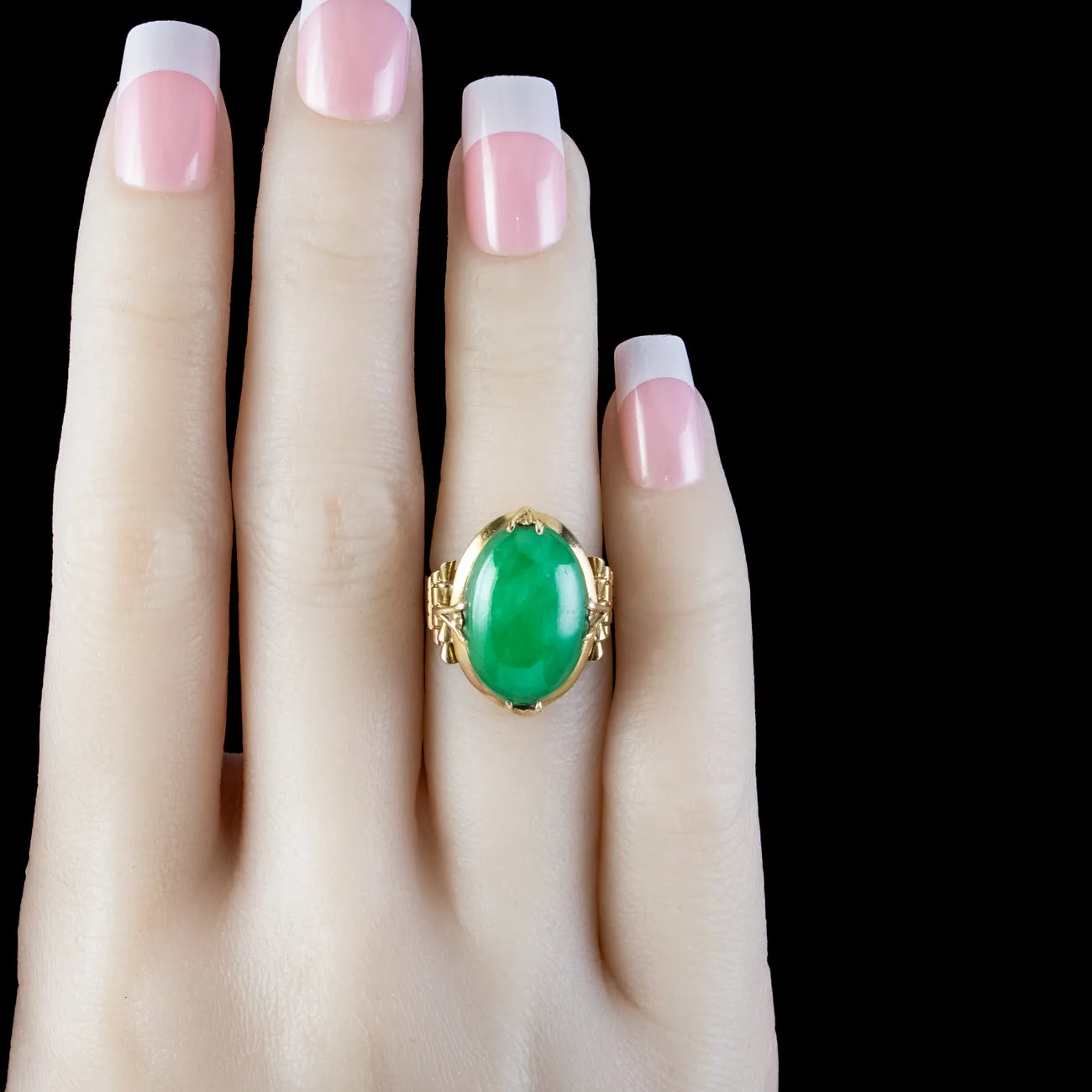 Vintage Jade Cocktail Ring 10ct Stone